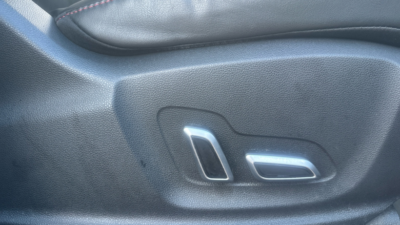 MG Hs 1.5 T-GDI PHEV Exclusive 5dr Auto Hatchback